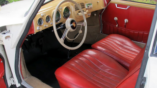 Illustration for article titled 1955 Porsche 356 Bent Window Continental Is Simply Beautiful